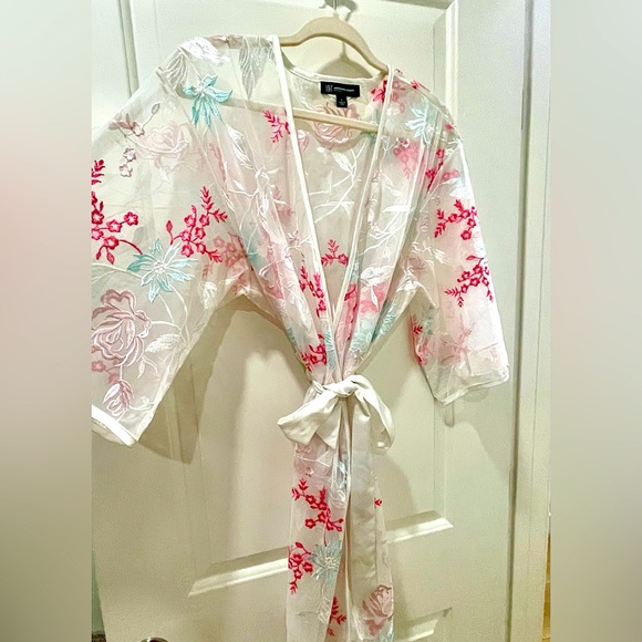 Beautiful Floral Sheer Satin Wrap Robe - Super Sexy! Size Large - Picture 1 of 7